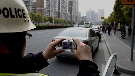 路边违章停车扣分吗